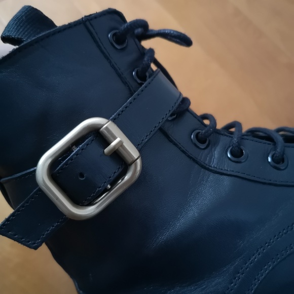 *SOLD* Leather track ankle boots Zara - Picture 9 of 11